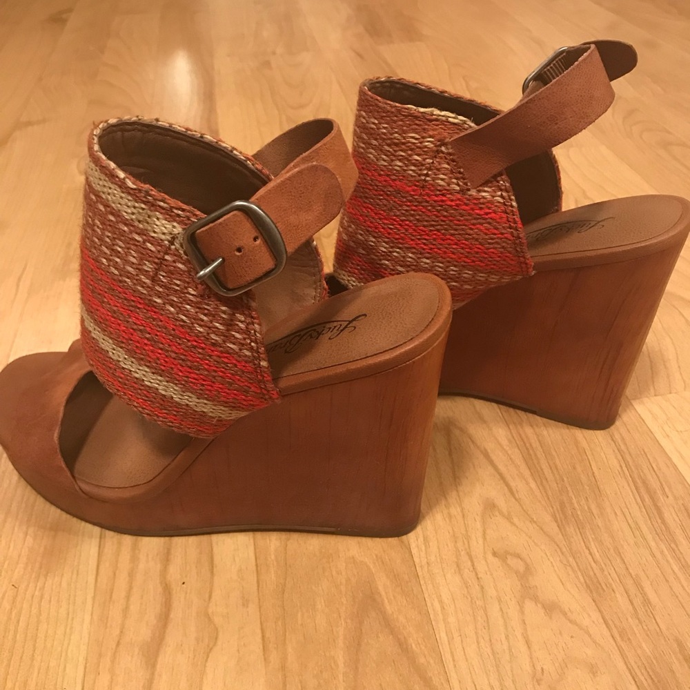 Lucky Brand Wedges 😘